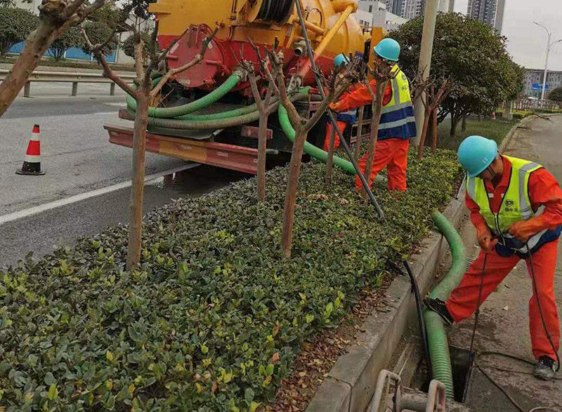 竹根滩镇市政管道清淤